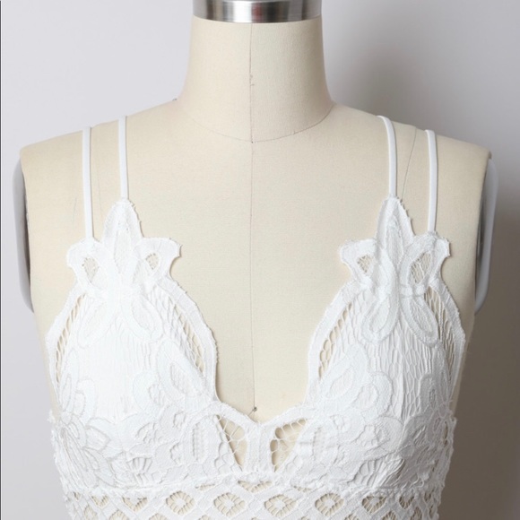 🌞NWT White Lace Bralette - Picture 3 of 5